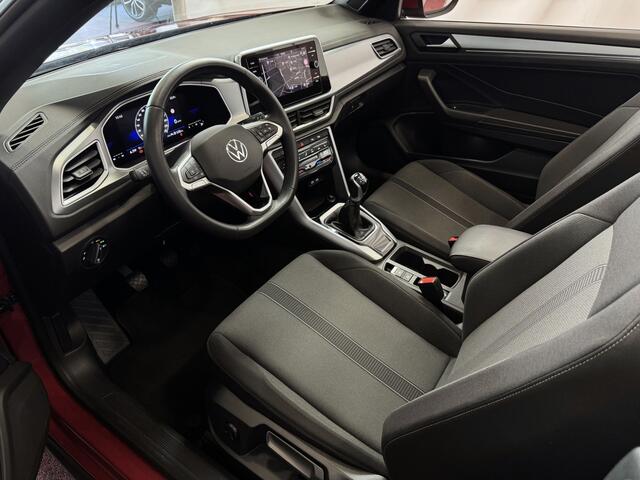 Volkswagen T-Roc Cabrio TSI VIR.COCKPIT CARPLAY NAVI IQ.LED STOEL/STUUR.VERW DAB ADAP.CRUISE 05/2024 "Volkswagen rijden begint bij Topautos.nl - 75 topmodellen direct op voorraad!"