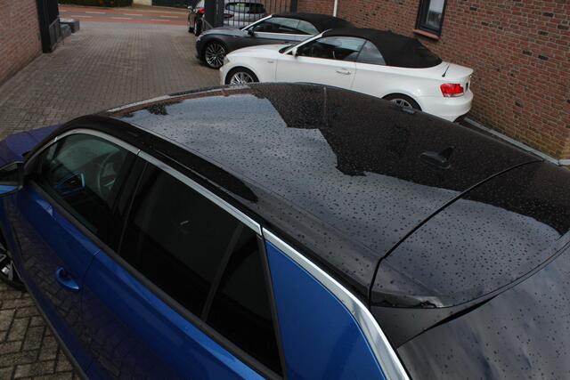 Volkswagen T-Roc 1.5 TSI Style 1.5 TSI 150pk, Navigatie, PDC V+A, Zwart Dak, 17", Virual Cockpit, All Weather banden.