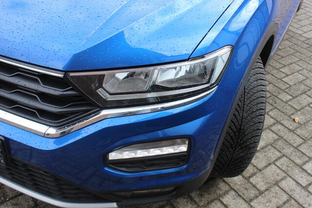 Volkswagen T-Roc 1.5 TSI Style 1.5 TSI 150pk, Navigatie, PDC V+A, Zwart Dak, 17", Virual Cockpit, All Weather banden.
