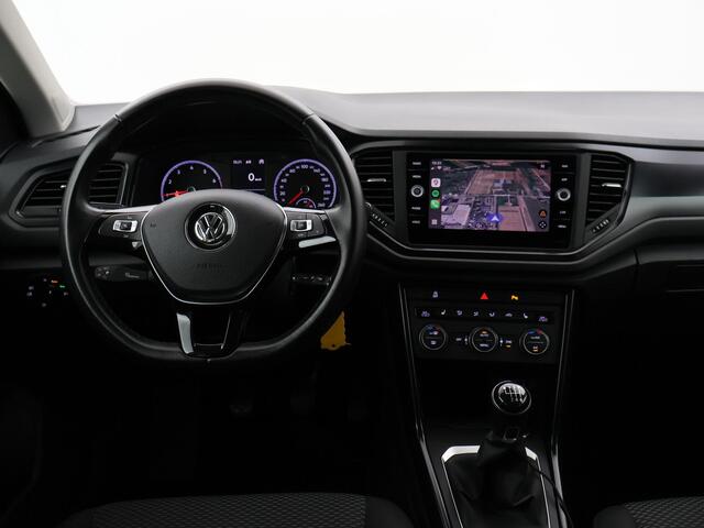 Volkswagen T-Roc 1.0 TSI + APPLE CARPLAY | TREKHAAK | STOELVERW.