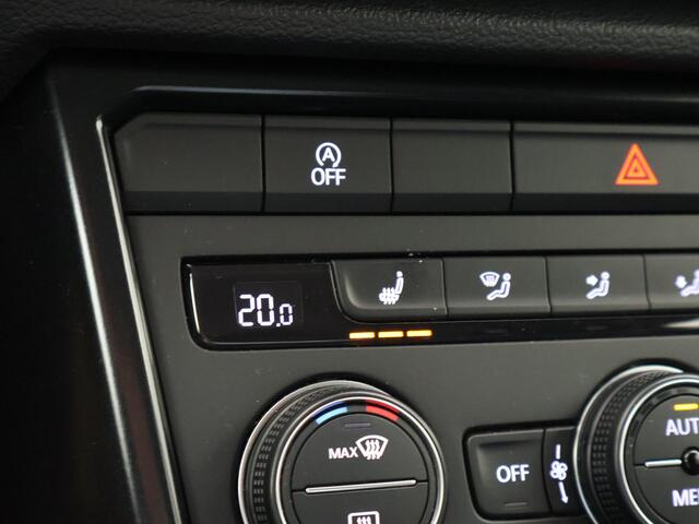 Volkswagen T-Roc 1.0 TSI + APPLE CARPLAY | TREKHAAK | STOELVERW.