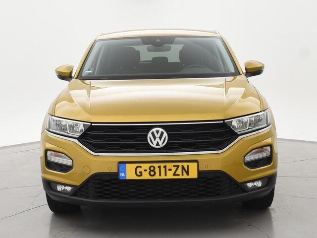 Volkswagen T-Roc 1.0 TSI + APPLE CARPLAY | TREKHAAK | STOELVERW.