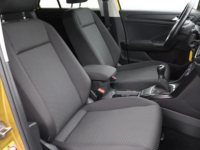 Volkswagen T-Roc 1.0 TSI + APPLE CARPLAY | TREKHAAK | STOELVERW.