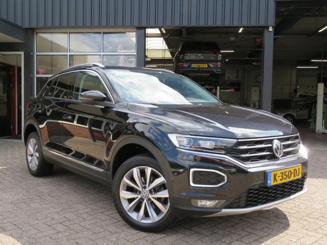 Volkswagen T-Roc 1.0 TSI 115pk STYLE / Digitaal dash. / Led / Elec.achterklep / Camera / 17 Inch / BOVAG garantie