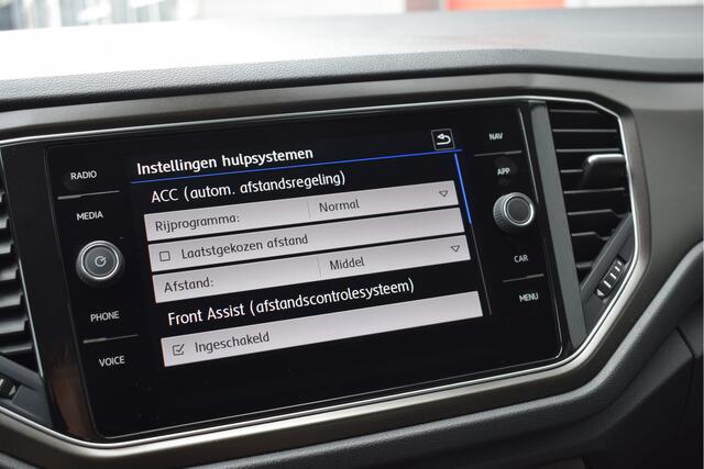 Volkswagen T-Roc 1.0 TSI Style Virtual cockpit, Adaptive cruise, DAB, 18'' lmv,