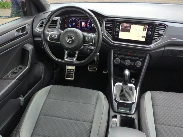 Volkswagen T-Roc 1.5 TSI Sport / Pano / Navigatie / Led / Digitaal dashboard / Camera / Parkeersensoren / Lichtmetaal 18 inch /