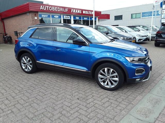 Volkswagen T-Roc 1.6 TDI STYLE Business / NAVI / TREKHAAK