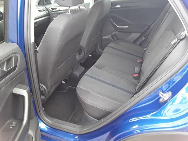 Volkswagen T-Roc 1.6 TDI STYLE Business / NAVI / TREKHAAK