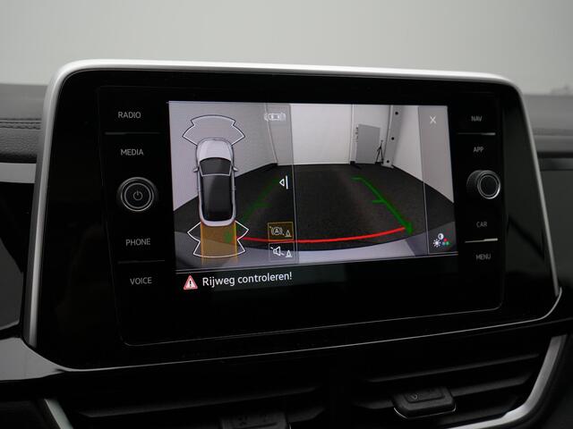 Volkswagen T-Roc Cabriolet 1.5 TSI 150 pk DSG R-Line | Achteruitrijcamera | Stoelverwarming | Carplay | 19 inch