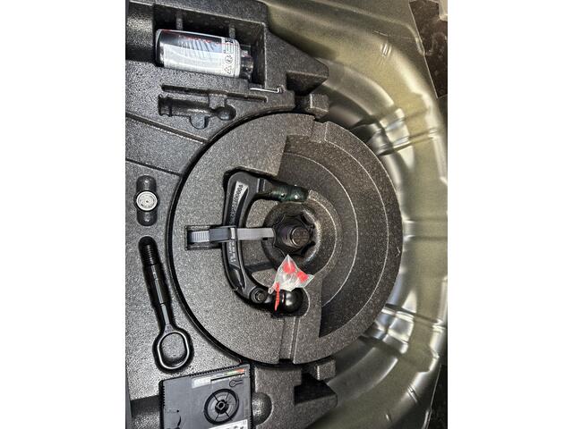 Volkswagen T-Roc 1.5 TSI R-Line Edition camera trekhaak 19 inch velgen