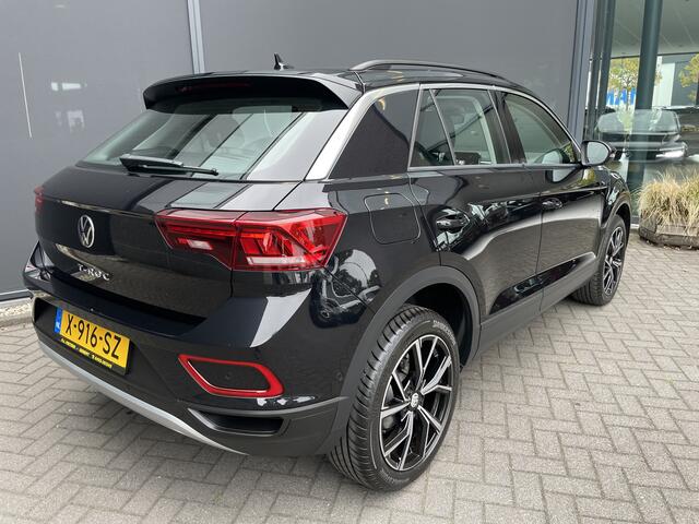 Volkswagen T-Roc 1.0 TSI Life Business Airco - cruise control - parkeersensoren voor en achter - Navigatie - Dakrails - Lederen stuurwiel