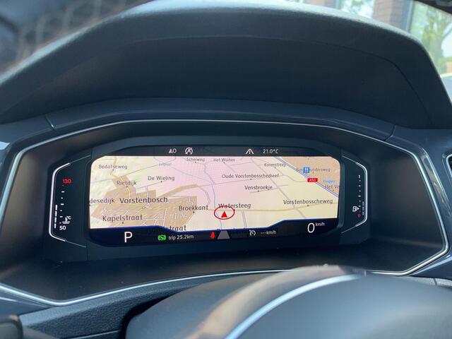 Volkswagen T-Roc 1.5 TSI R-LINE VIRTUAL DASBOARD | TREKHAAK AFN. | ELEC. A. KLEP | NAV | ADAPTIVE CRUISE CONTROL | CAMERA