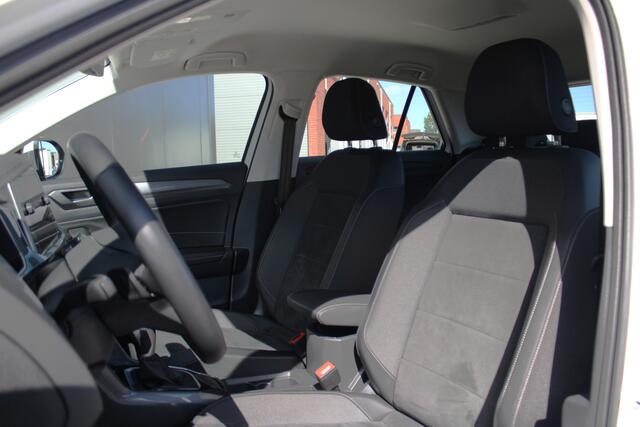 Volkswagen T-Roc 1.5 TSI Style 150pk - Ergostoel - LED - Navi - Camera - Stoelverwarming - Trekhaak - Rijklaar