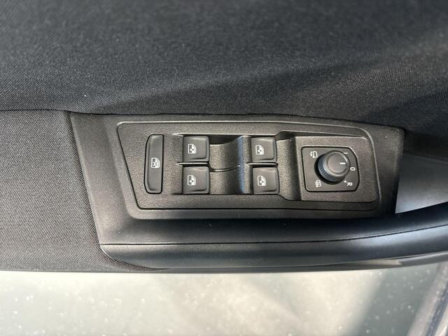 Volkswagen T-Roc 1.5 TSI 150pk DSG Life Edition · Camera · Keyless · Apple/Android Car Play · Navigatie · P-Sensoren · Parkeer Assistent · 17'' Inch · Garantie t/m 30-01-2027