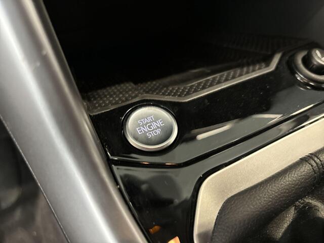 Volkswagen T-Roc 1.5 TSI 150pk DSG Life Edition · Camera · Keyless · Apple/Android Car Play · Navigatie · P-Sensoren · Parkeer Assistent · 17'' Inch · Garantie t/m 30-01-2027