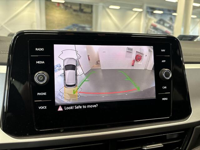 Volkswagen T-Roc 1.5 TSI 150pk DSG Life Edition · Camera · Keyless · Apple/Android Car Play · Navigatie · P-Sensoren · Parkeer Assistent · 17'' Inch · Garantie t/m 30-01-2027