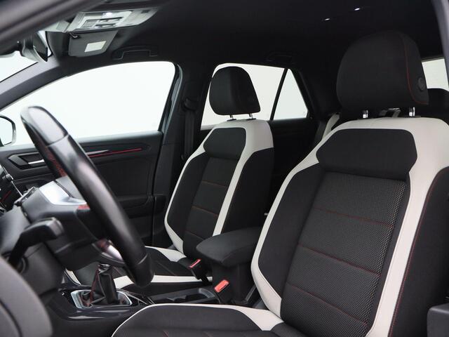 Volkswagen T-Roc 1.0 TSi 115 Pk Sport | Adaptive Cruise | Carplay | Navigatiesysteem | LED | Privacy Glass | Sensoren | Climate Control | 17 Inch
