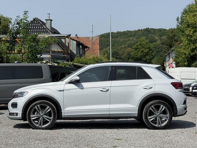 Volkswagen T-Roc 1.5TSI R-Line Pano Keyless ACC Dodehoek Zetels Trekhaak