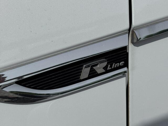 Volkswagen T-Roc 1.5TSI R-Line Pano Keyless ACC Dodehoek Zetels Trekhaak