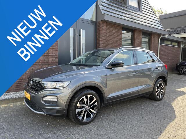 Volkswagen T-Roc 1.5 TSI IQ DRIVE ADAPTIVE CRUISE CONTROL | NAV | CAMERA | APPLE/ANDROID CARPLAY