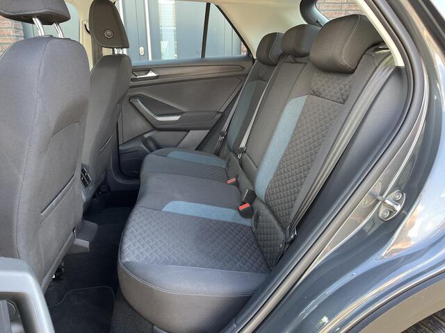 Volkswagen T-Roc 1.5 TSI IQ DRIVE ADAPTIVE CRUISE CONTROL | NAV | CAMERA | APPLE/ANDROID CARPLAY