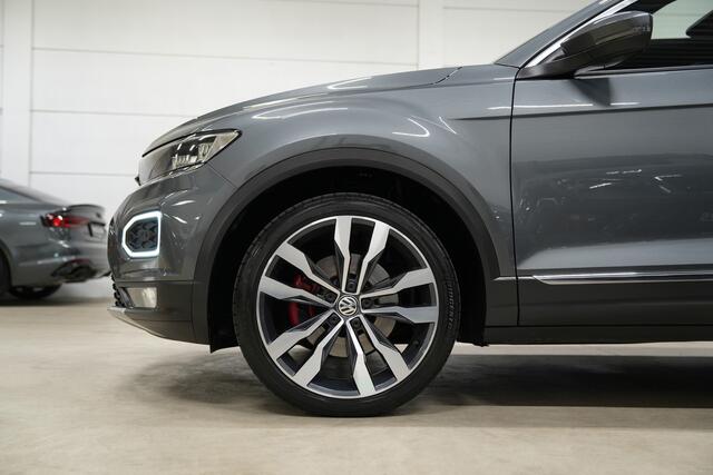 Volkswagen T-Roc 1.5 TSI Sport DSG * Pano - 19" - Camera - ACC - LED - 1e Eig *