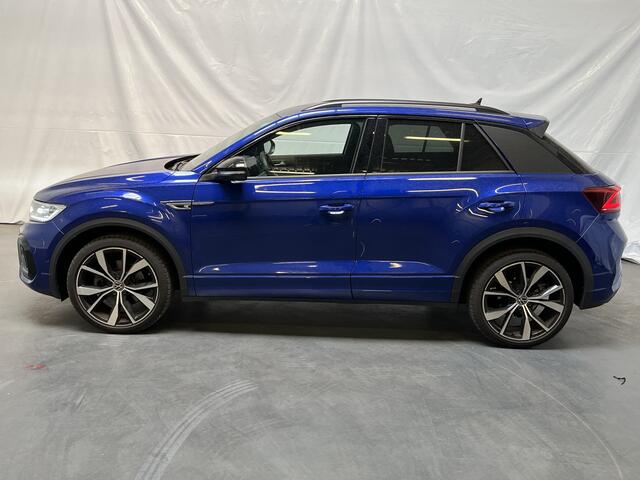 Volkswagen T-Roc 1.5 TSI 2X R-Line / AUTOMAAT/ BLACK STYLE/ KEYLESS/ ALCANTARA/ 19" LMV/ DIGITAL DASH/ MATRIX/ ADAPT. CRUISE/ PARK. SENSOREN + CAMERA/ CLIMA/ APP-CONNECT/ NAVI/ RIJ-MODI/ SPRAAKBEDIENING