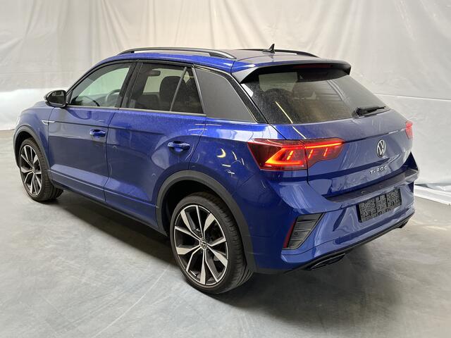 Volkswagen T-Roc 1.5 TSI 2X R-Line / AUTOMAAT/ BLACK STYLE/ KEYLESS/ ALCANTARA/ 19" LMV/ DIGITAL DASH/ MATRIX/ ADAPT. CRUISE/ PARK. SENSOREN + CAMERA/ CLIMA/ APP-CONNECT/ NAVI/ RIJ-MODI/ SPRAAKBEDIENING