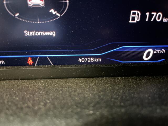 Volkswagen T-Roc 1.5 TSI 2X R-Line / AUTOMAAT/ BLACK STYLE/ KEYLESS/ ALCANTARA/ 19" LMV/ DIGITAL DASH/ MATRIX/ ADAPT. CRUISE/ PARK. SENSOREN + CAMERA/ CLIMA/ APP-CONNECT/ NAVI/ RIJ-MODI/ SPRAAKBEDIENING