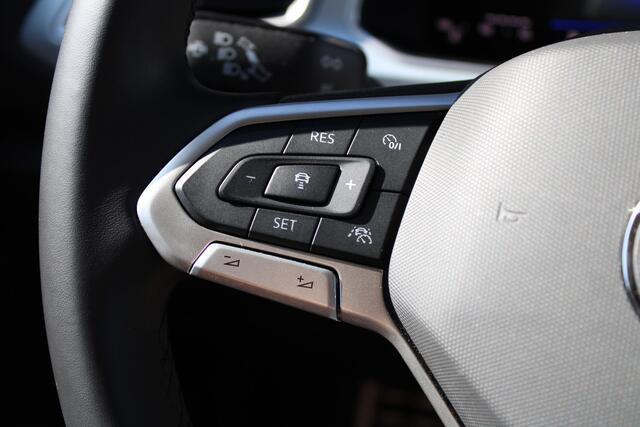 Volkswagen T-Roc 1.5 TSI Life Edition 150pk - ACC - LED - Navi - Stoelverwarming - Blind Spot - Virtual cockpit - Rijklaar