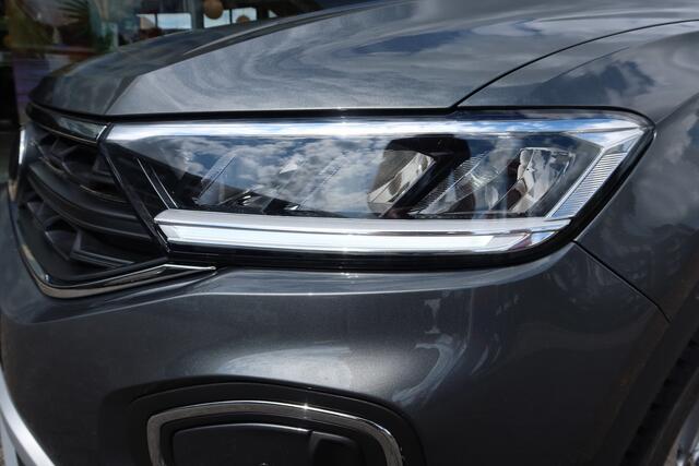 Volkswagen T-Roc 1.5 TSI 150PK AUTOMAAT Life Edition 10dkm! Navi I All-Season I