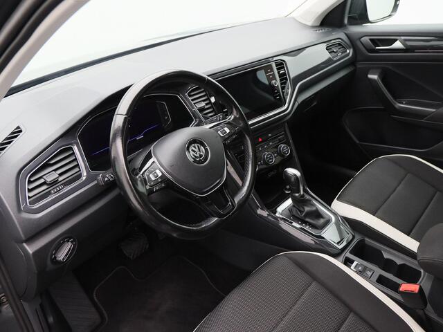 Volkswagen T-Roc 1.5 TSi 150 Pk Sport | LED | Trekhaak | Panorama Dak | Elektrische Achterklep | Adaptive Cruise | Carplay | Camera | 18 Inch