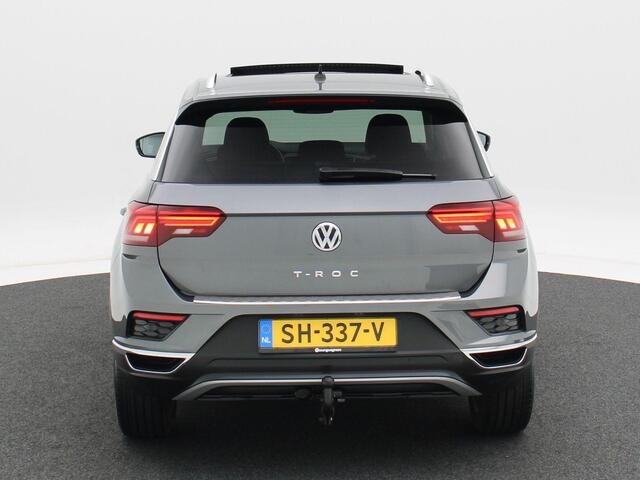 Volkswagen T-Roc 1.5 TSi 150 Pk Sport | LED | Trekhaak | Panorama Dak | Elektrische Achterklep | Adaptive Cruise | Carplay | Camera | 18 Inch