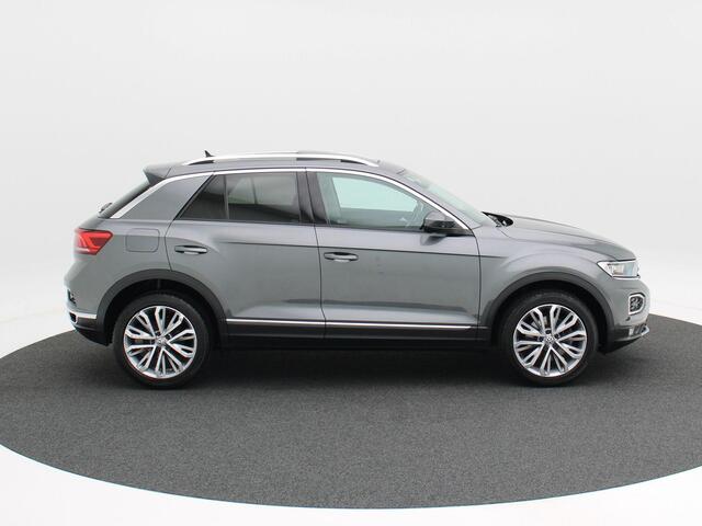 Volkswagen T-Roc 1.5 TSi 150 Pk Sport | LED | Trekhaak | Panorama Dak | Elektrische Achterklep | Adaptive Cruise | Carplay | Camera | 18 Inch