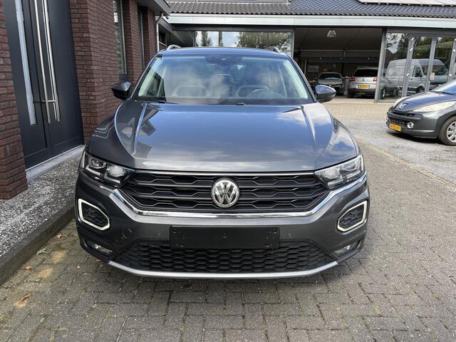 Volkswagen T-Roc 1.5 TSI Sport VIRTUAL DASHBOARD | ADAPTIVE CRUISE CONTROL | NAV | APP CONNECT | CAMERA | LED | TREKHAAK AFNB. | ELEC. A.KLEP
