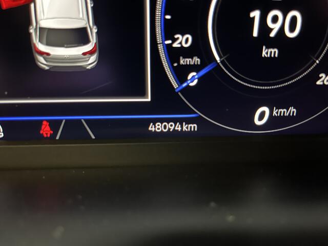 Volkswagen T-Roc 1.5 TSI R-Line / AUTOMAAT/ 2x R-LINE/ PARK. SENSOREN/ IQ. LIGHT/ DODE HOEK/ STOELVERWARM./ DIGITAL DASHBOARD/ APP-CONNECT/ ADAPT. CRUISE/ CLIMA/ DAB/ 18" LMV