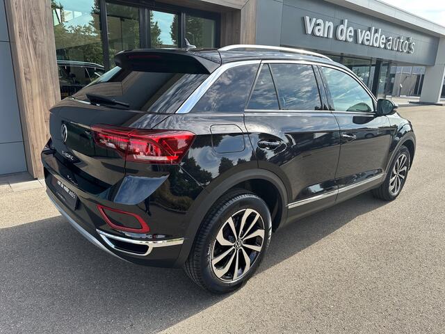 Volkswagen T-Roc 1.5 TSI 150pk DSG Style | Dode hoek | Camera | Carplay | Navi | Rijklaar incl. 1 jaar Bovag garantie