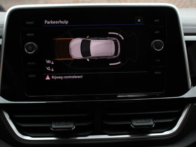 Volkswagen T-Roc 1.0 TSI R-Line Business Airco Navi Carplay PDC VA Massage Full LED Adaptive Cruise Control Ambiente verlichting