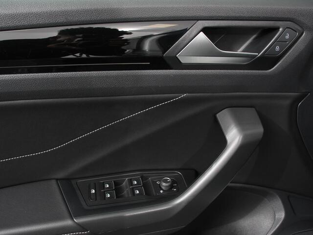 Volkswagen T-Roc 1.0 TSI R-Line Business Airco Navi Carplay PDC VA Massage Full LED Adaptive Cruise Control Ambiente verlichting