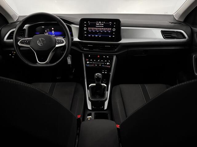 Volkswagen T-Roc 1.5 TSI Life Clima, Apple carplay, Parkeersensoren, Virtual desk, Winterpakket, Cruise control