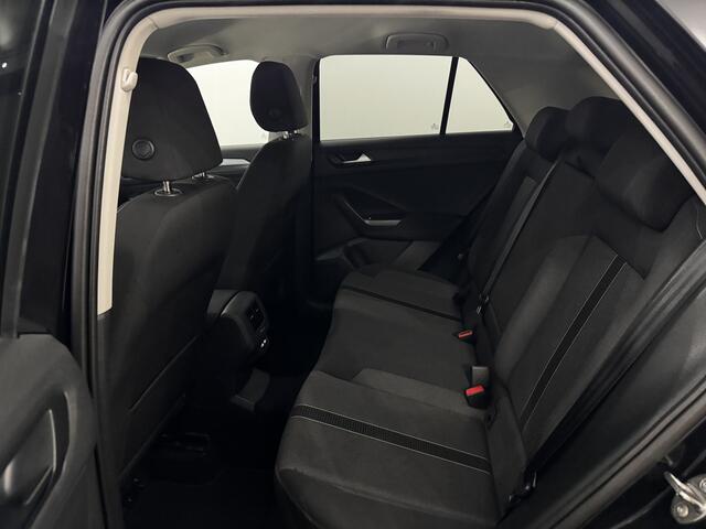 Volkswagen T-Roc 1.5 TSI Life Clima, Apple carplay, Parkeersensoren, Virtual desk, Winterpakket, Cruise control