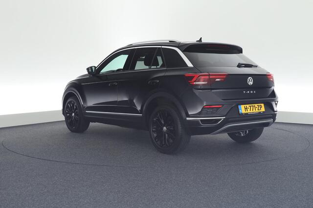 Volkswagen T-Roc 1.5 TSI 150pk DSG Sport Camera Virtual Cockpit Stoelverwarming Navigatie