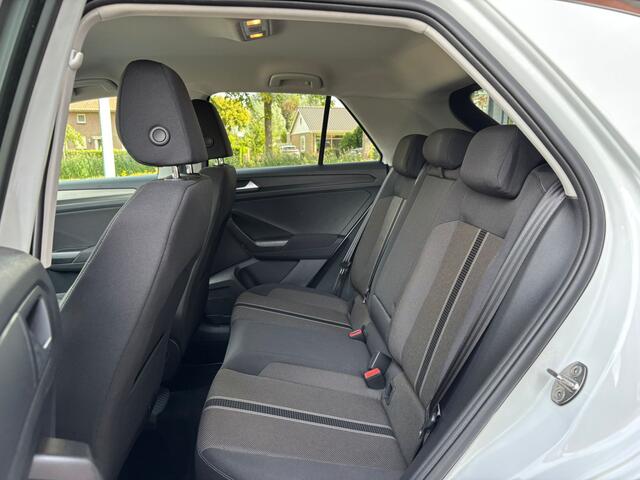 Volkswagen T-Roc 1.5 TSI Style,Navi,PDC,Camera,1Jaar garantie