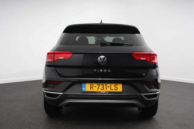 Volkswagen T-Roc 1.5 TSI Active | Navigatie | App Connect | Climate Control | Cruise control Adaptive | PDC VA | App | Winter Pack