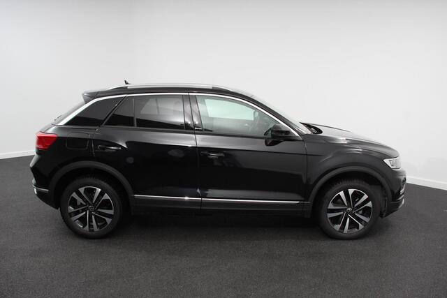 Volkswagen T-Roc 1.5 TSI Active | Navigatie | App Connect | Climate Control | Cruise control Adaptive | PDC VA | App | Winter Pack