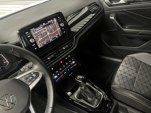 Volkswagen T-Roc 1.5 TSI R-LINE BLACK STYLE/PANORAMA/TRH/IQ LIGHT/IQ DRIVE/ENZ