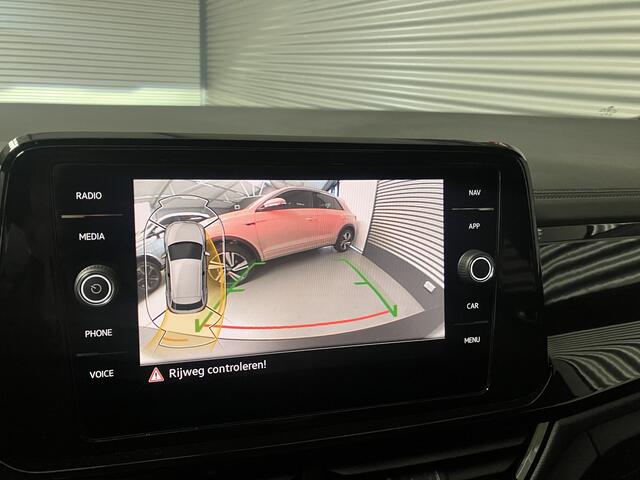 Volkswagen T-Roc 1.5 TSI R-LINE BLACK STYLE/PANORAMA/TRH/IQ LIGHT/IQ DRIVE/ENZ