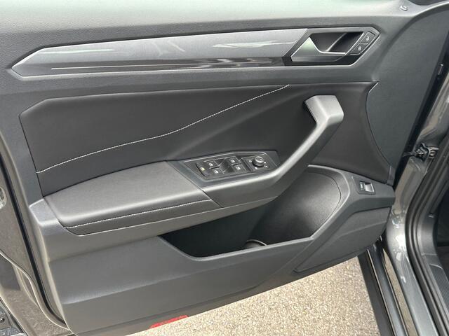 Volkswagen T-Roc 1.5 TSI 150pk DSG Style | Dode hoek | Camera | Keyless | Elek. Achterklep | Rijklaar incl. garantie