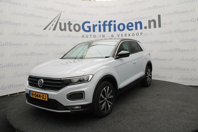 Volkswagen T-Roc 1.5 TSI Sport nette SUV met licht tik in de motor