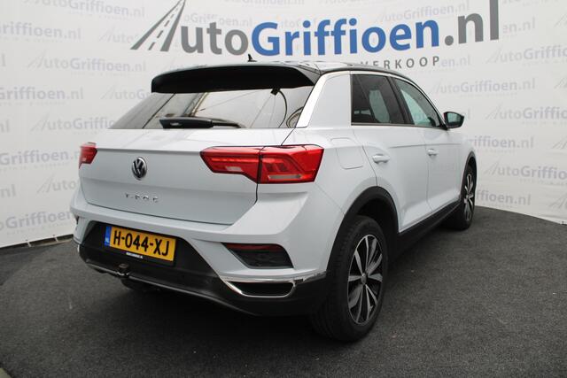 Volkswagen T-Roc 1.5 TSI Sport nette SUV met licht tik in de motor